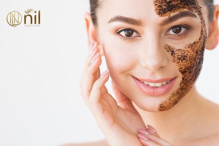 Kết hợp bã cà phê với nguyên liệu tự nhiên khác