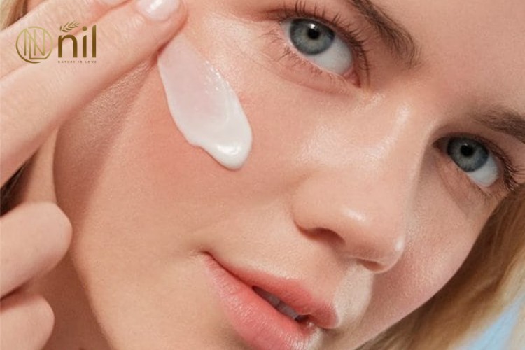 Tiêu chí chọn serum dưỡng trắng da mờ thâm cho da dầu