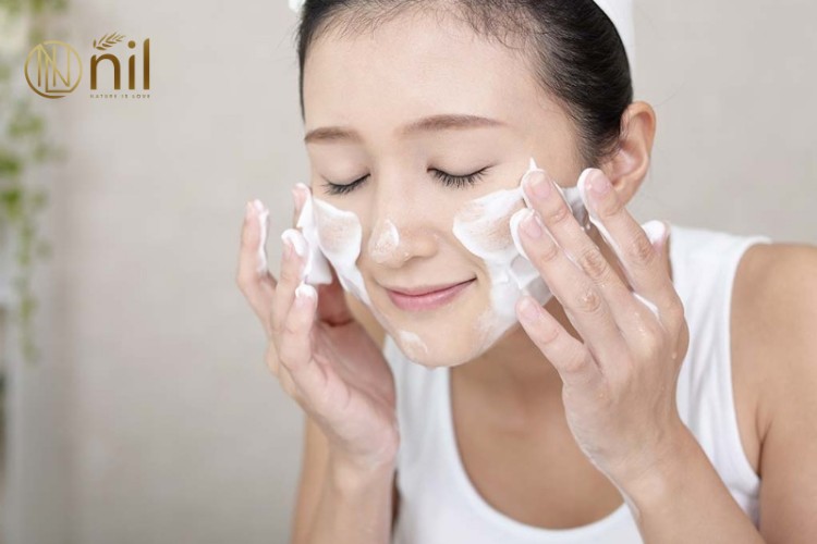 Cách kết hợp tretinoin và tẩy da chết an toàn