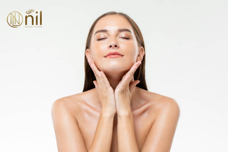 Vì sao da dầu dễ bị thâm mụn và xỉn màu?