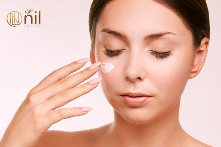 Gợi ý lịch trình skincare khi dùng tretinoin và tẩy da chết