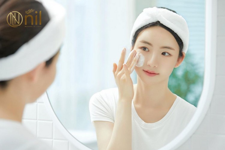 Vì sao tuổi dậy thì cần chăm sóc da và dưỡng trắng?