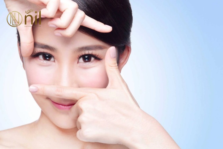 Những lưu ý khi dưỡng da vùng mắt từ thiên nhiên