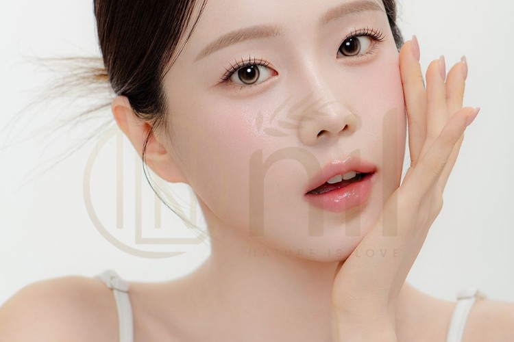 Vì sao nên chọn kem dưỡng da mặt cho bà bầu của Nhật?