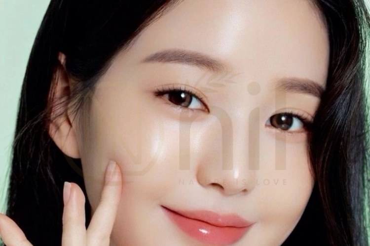 Serum dưỡng trắng da mờ thâm Hàn Quốc là gì?