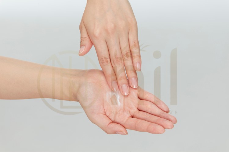 Cách sử dụng kem dưỡng ẩm body cho da khô đúng cách