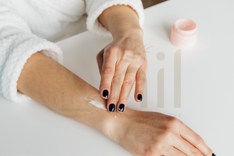 Cách chọn kem dưỡng ẩm body phù hợp cho da khô mùa đông