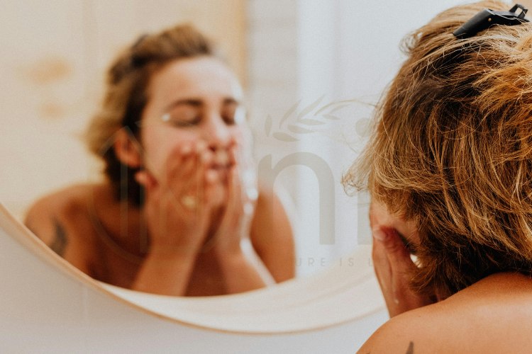 Vậy Có Trường Hợp Nào Tẩy Da Chết Trước Rửa Mặt Không?