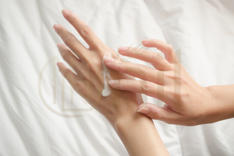Những sai lầm khiến cách dưỡng da tay trắng mịn không hiệu quả